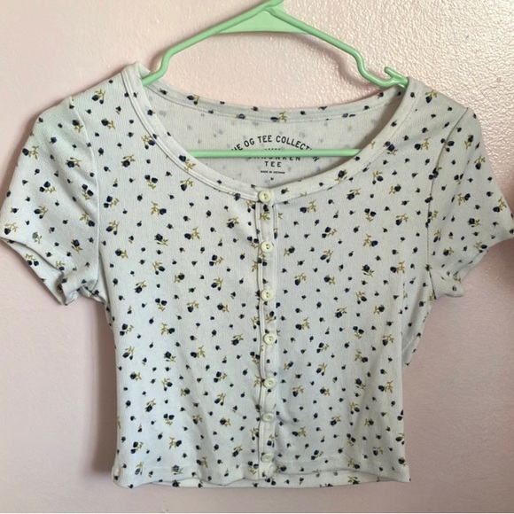 Aeropostale Shrunken Tee, White with Blue Floral Print - Picture 3 of 3